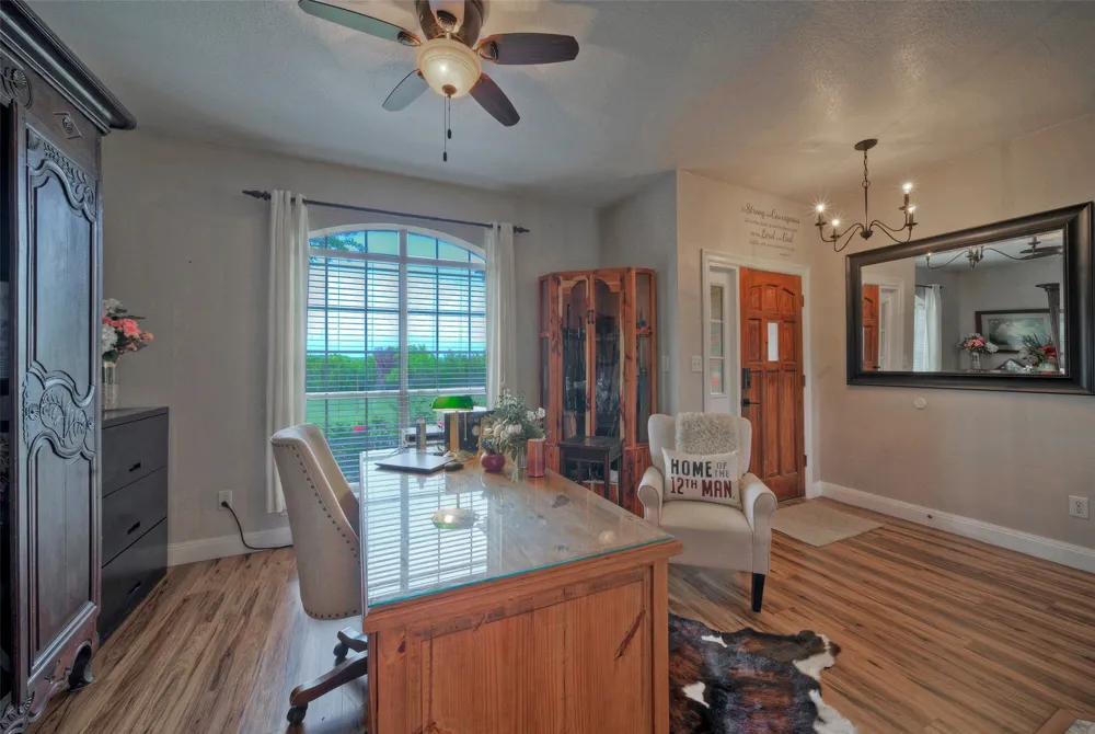 511 Chaneys Crossing Bertram, TX 78605