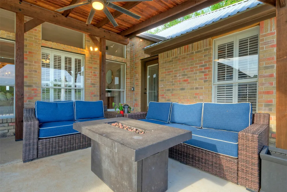511 Chaneys Crossing Bertram, TX 78605
