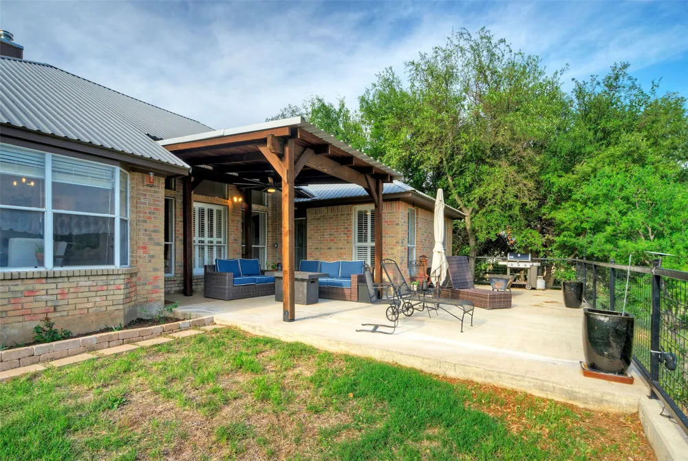 511 Chaneys Crossing Bertram, TX 78605