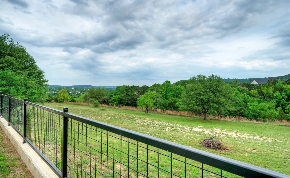 511 Chaneys Crossing Bertram, TX 78605