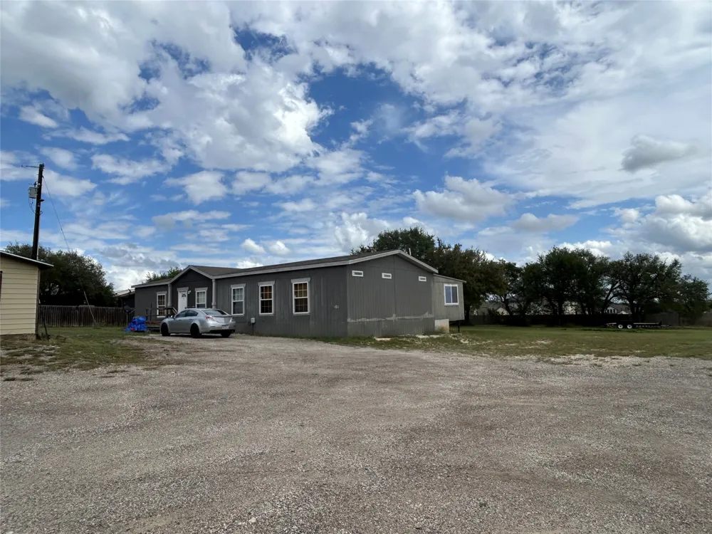 205 Montrose Drive Liberty Hill, TX 78642