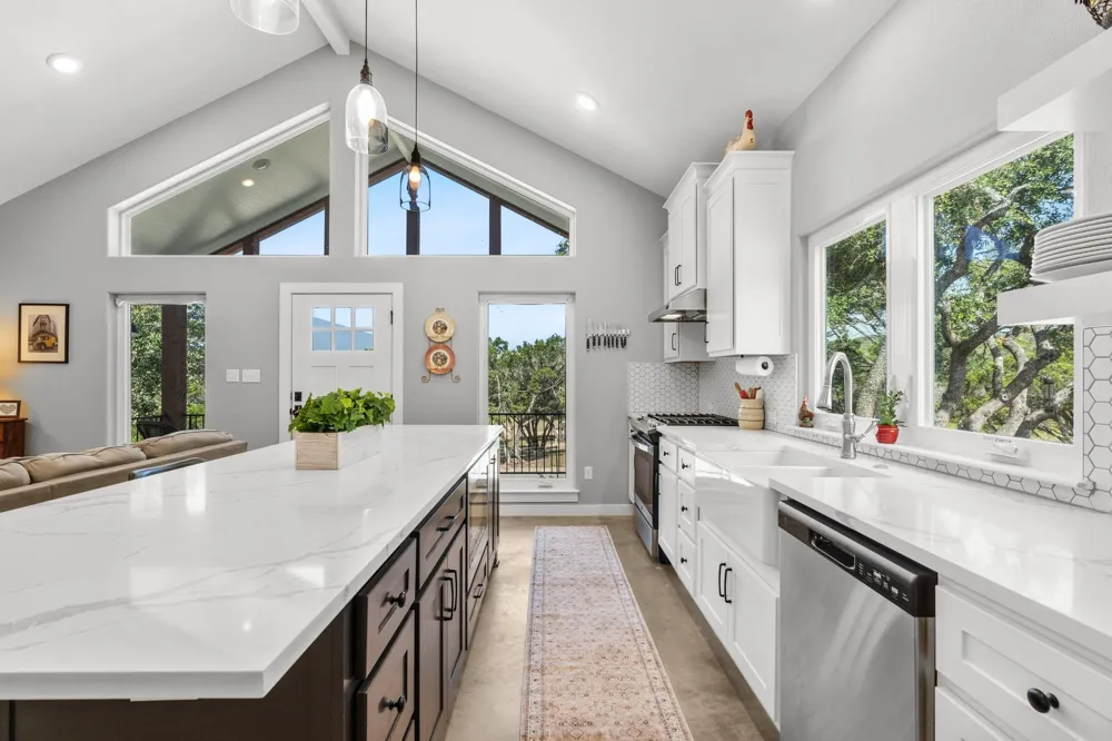 631 Lakeside Drive Wimberley, TX 78676