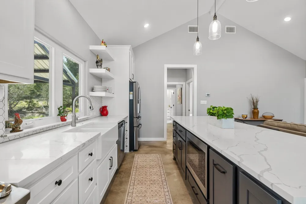 631 Lakeside Drive Wimberley, TX 78676