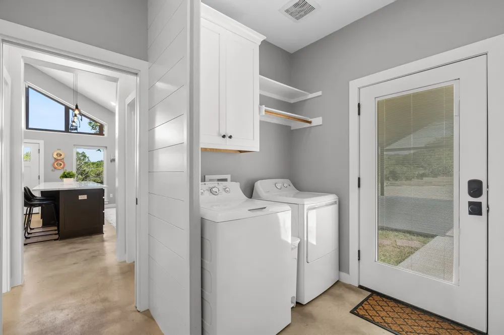 631 Lakeside Drive Wimberley, TX 78676