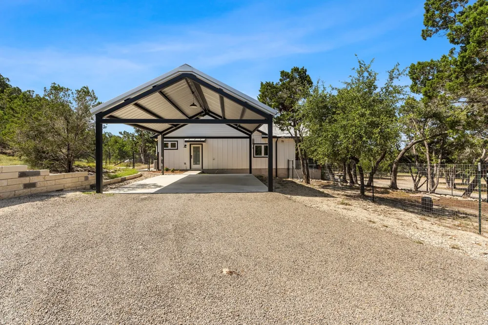 631 Lakeside Drive Wimberley, TX 78676