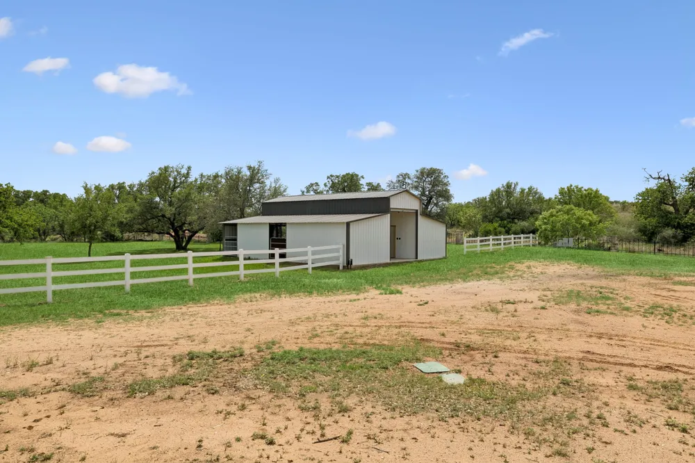 1450 Fm 2342 Kingsland, TX 78639