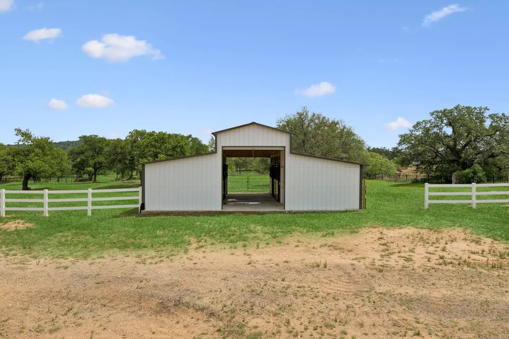1450 Fm 2342 Kingsland, TX 78639