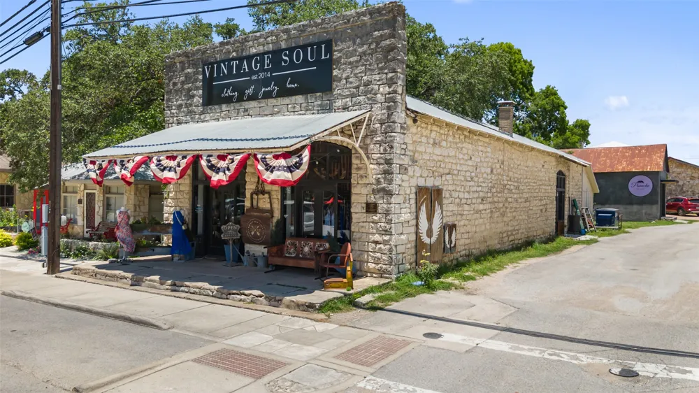 174 Ranier Way Dripping Springs, TX 78620
