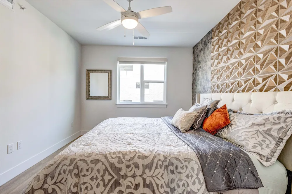 1701 Simond Avenue #301 Austin, TX 78723