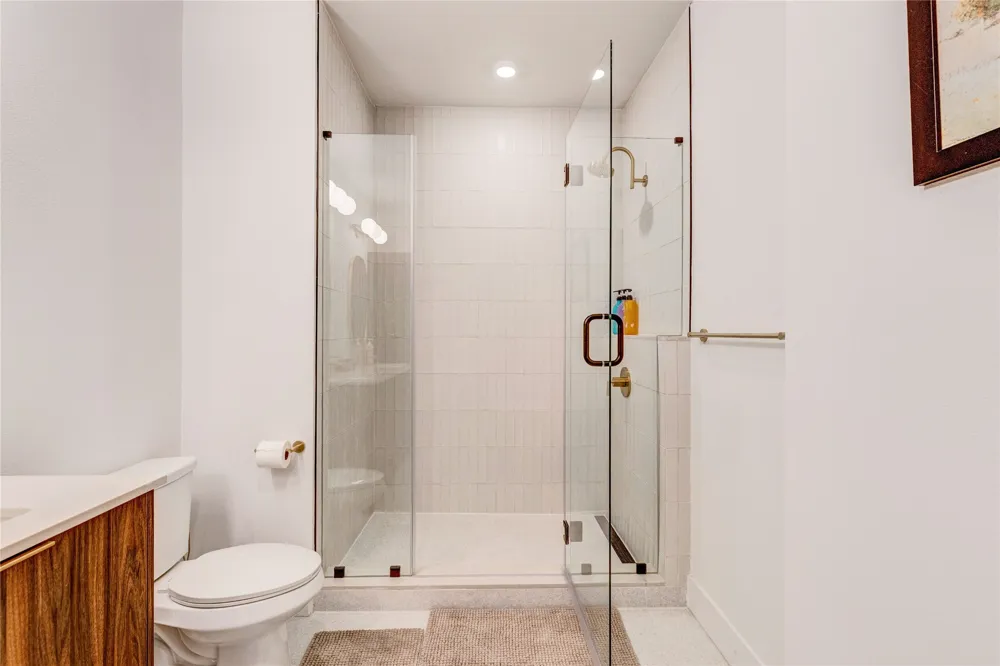 1701 Simond Avenue #301 Austin, TX 78723