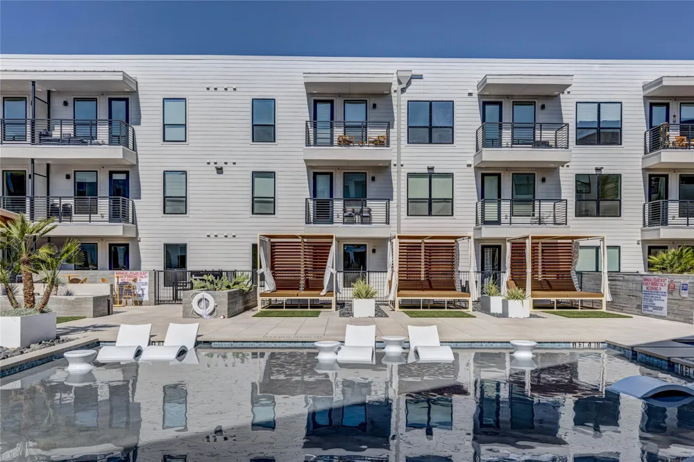 1701 Simond Avenue #301 Austin, TX 78723