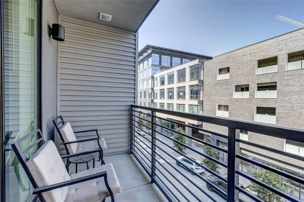 1701 Simond Avenue #301 Austin, TX 78723