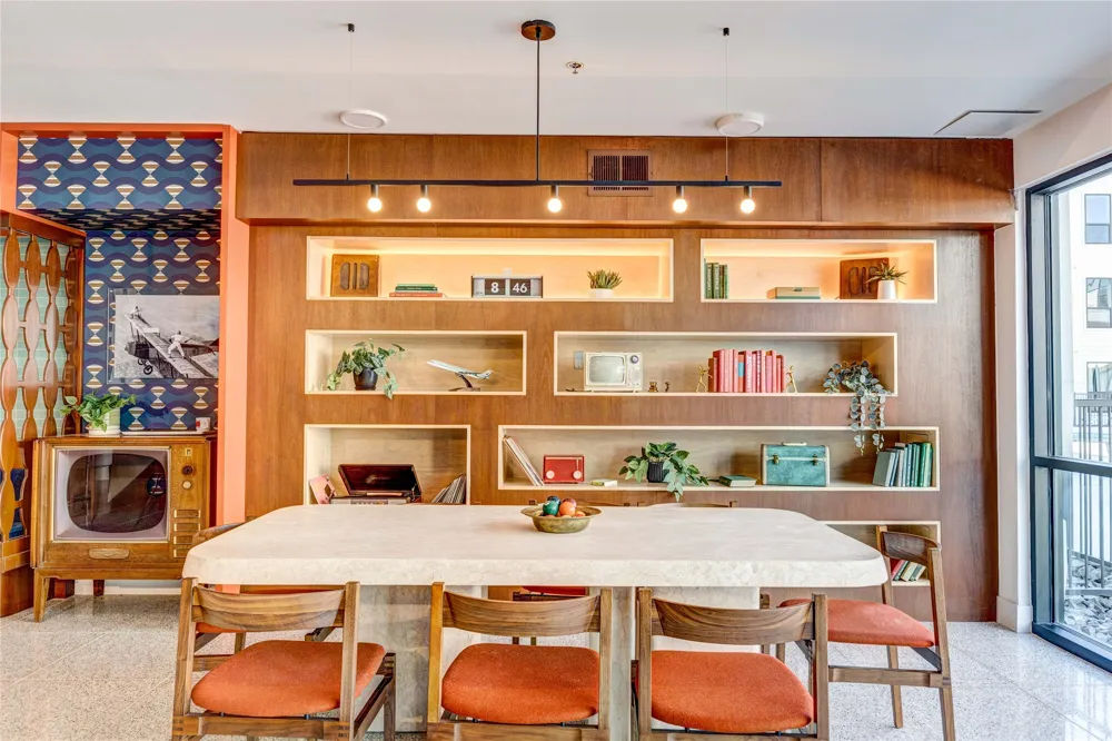 1701 Simond Avenue #301 Austin, TX 78723
