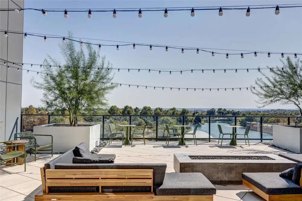 1701 Simond Avenue #301 Austin, TX 78723