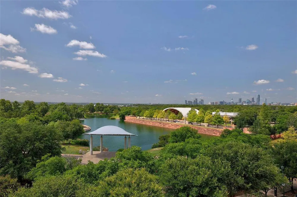 1701 Simond Avenue #301 Austin, TX 78723