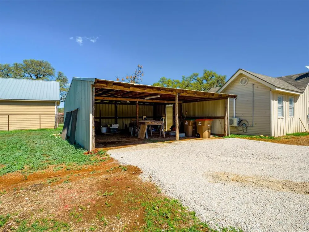 103 Avenue Q Avenue Johnson City, TX 78636