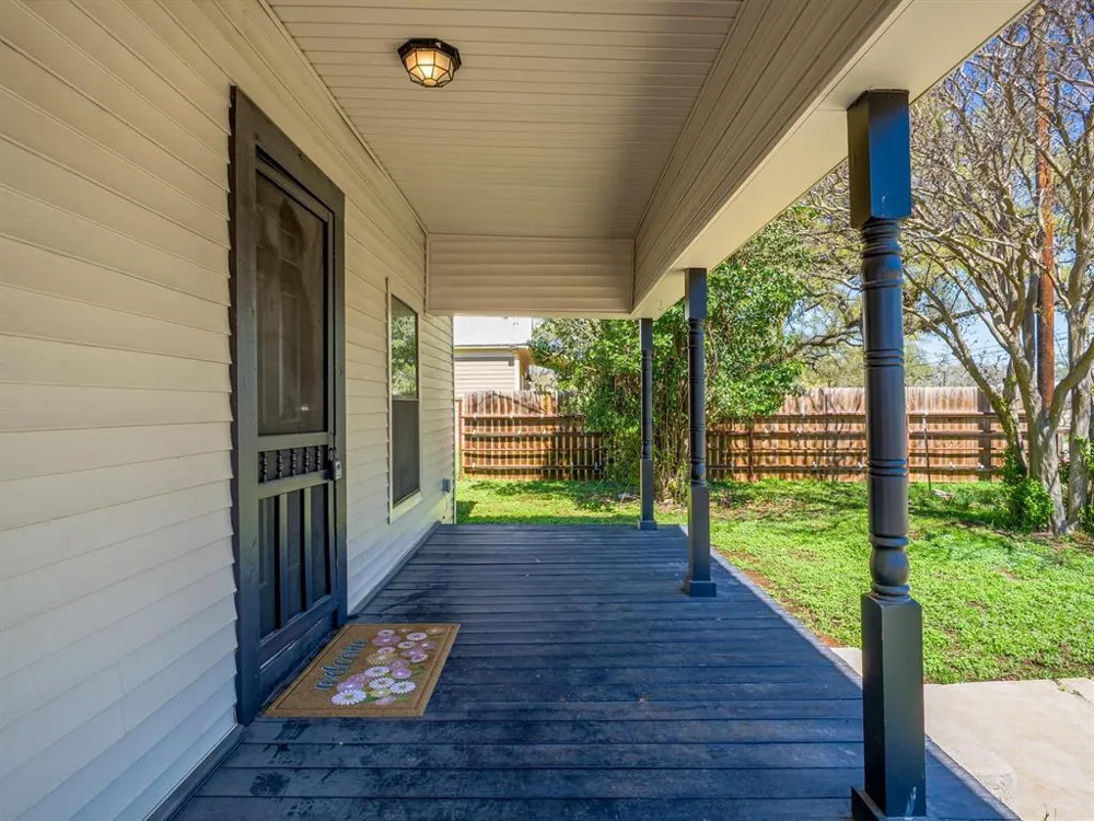 103 Avenue Q Avenue Johnson City, TX 78636