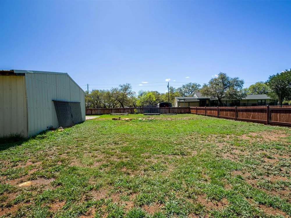 103 Avenue Q Avenue Johnson City, TX 78636