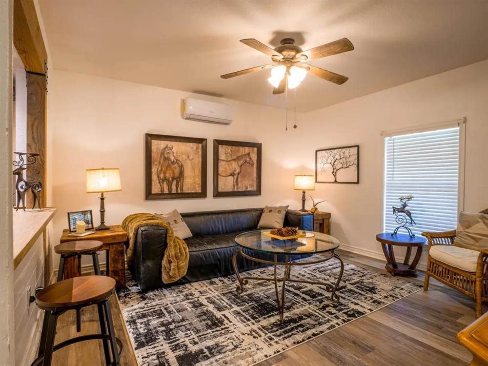 103 Avenue Q Avenue Johnson City, TX 78636