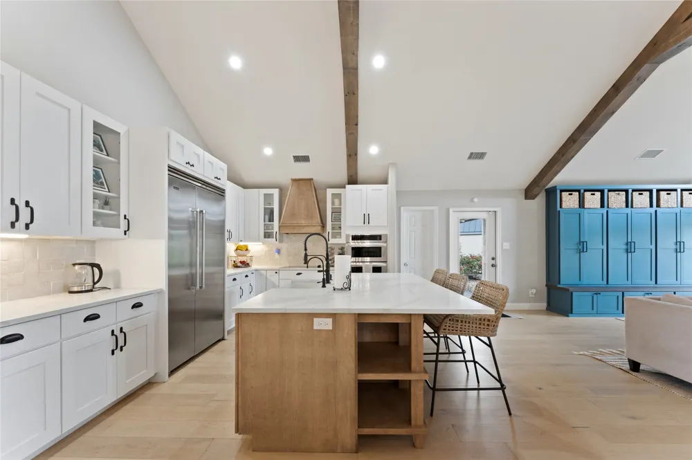 294 Hidden Creek Drive Dripping Springs, TX 78620