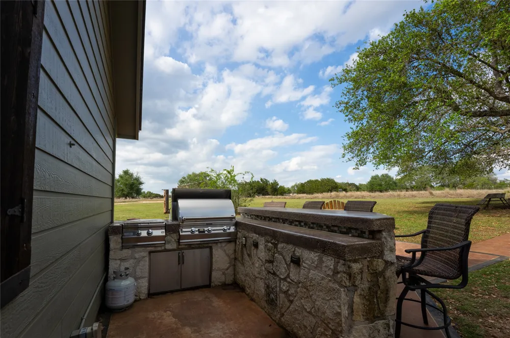 294 Hidden Creek Drive Dripping Springs, TX 78620