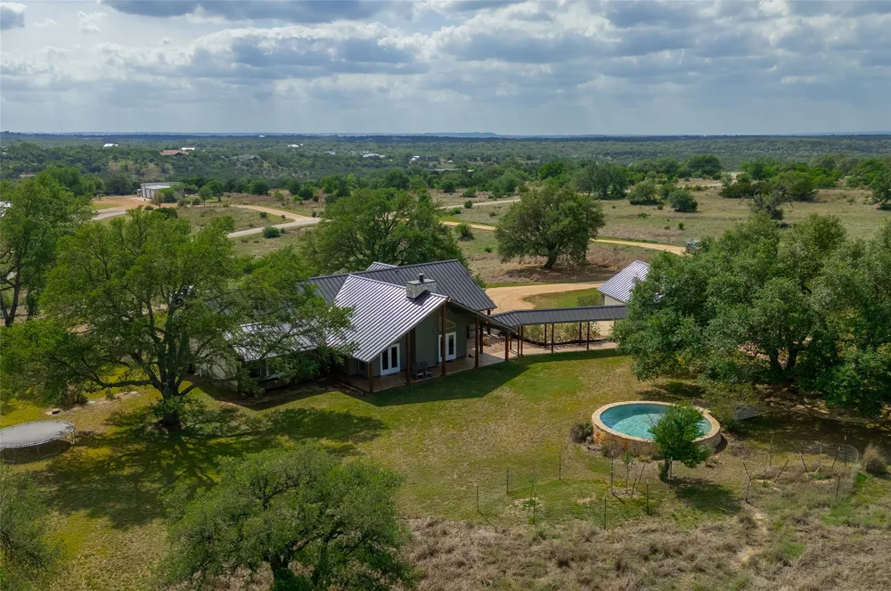 294 Hidden Creek Drive Dripping Springs, TX 78620