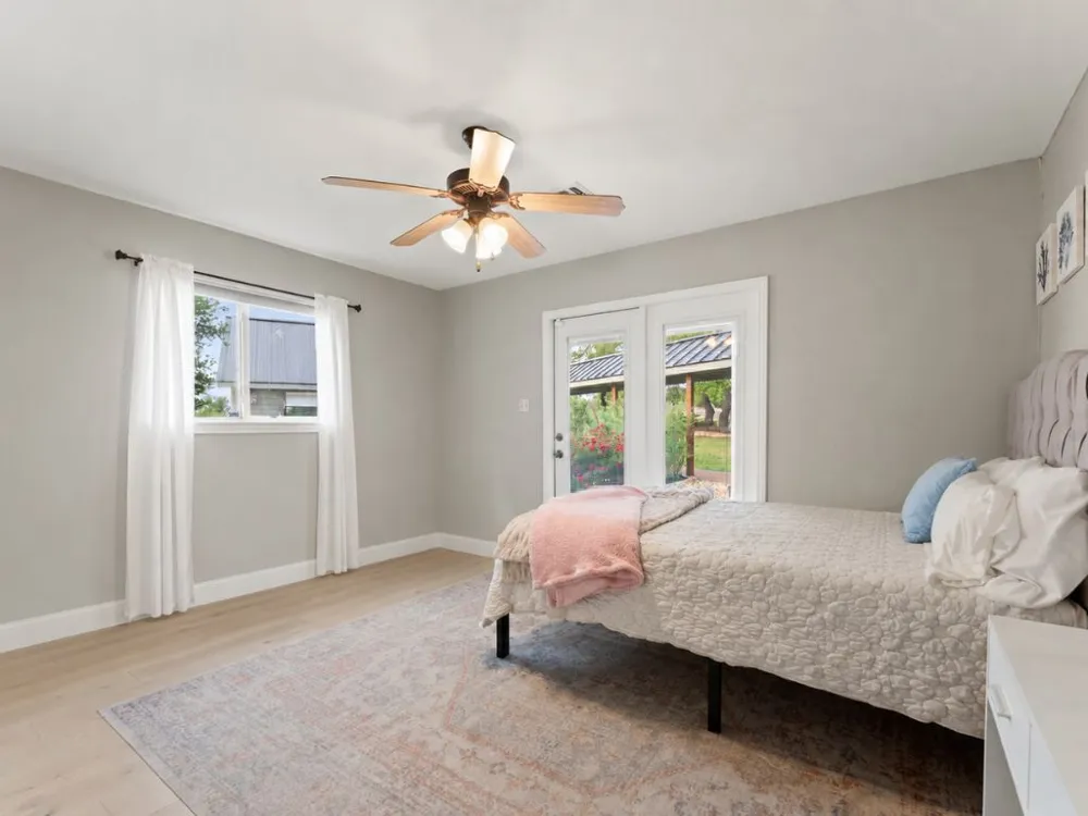 294 Hidden Creek Drive Dripping Springs, TX 78620