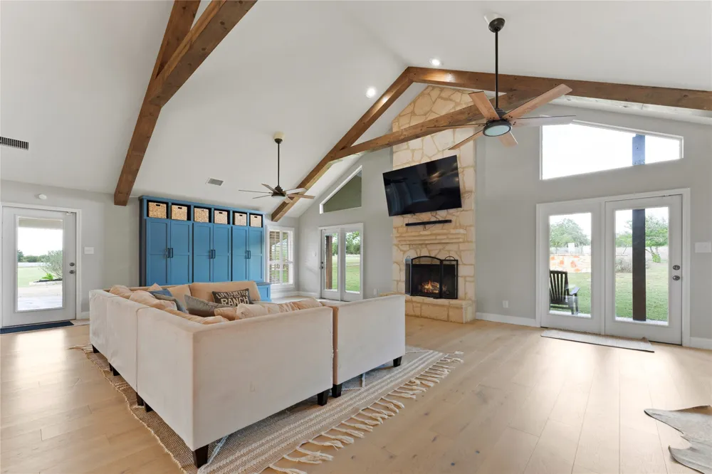 294 Hidden Creek Drive Dripping Springs, TX 78620