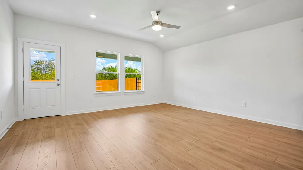 10120 Curb Strap Drive Austin, TX 78653