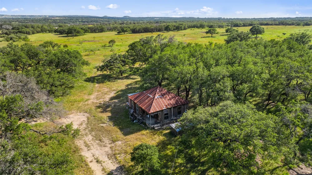 365 Gipson Rd Johnson City, TX 78636