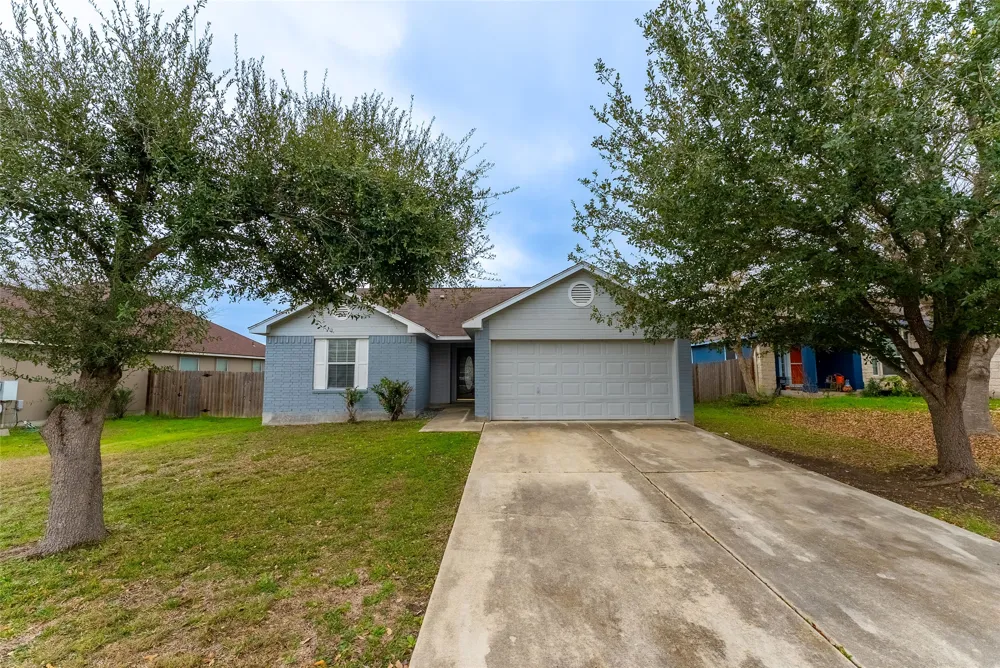 109 Granite Shoals Drive Kyle, TX 78640