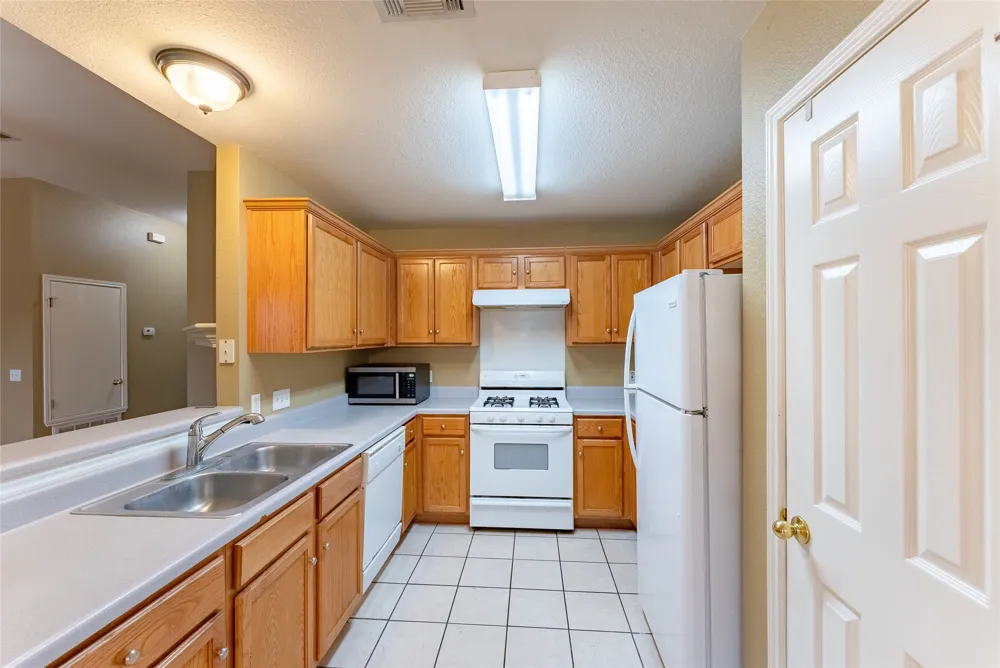 109 Granite Shoals Drive Kyle, TX 78640