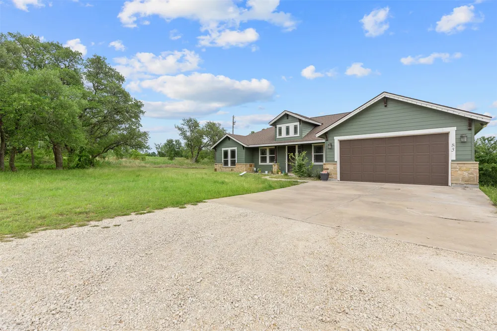 85 County Road 219 Florence, TX 76527