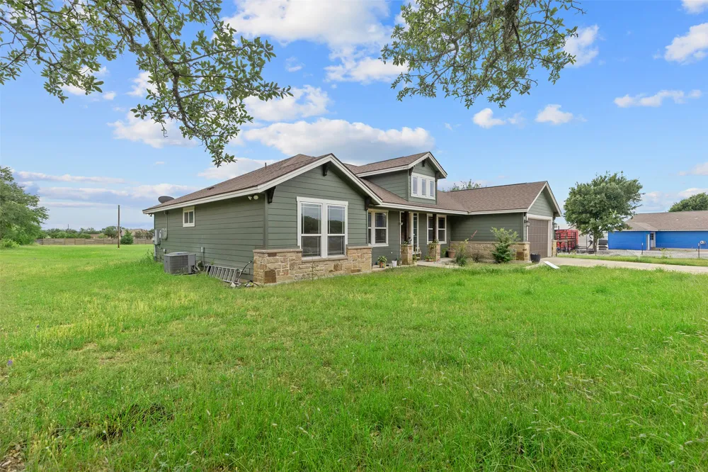 85 County Road 219 Florence, TX 76527