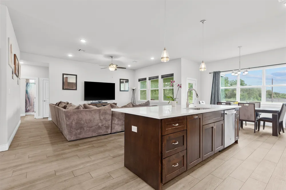 85 County Road 219 Florence, TX 76527