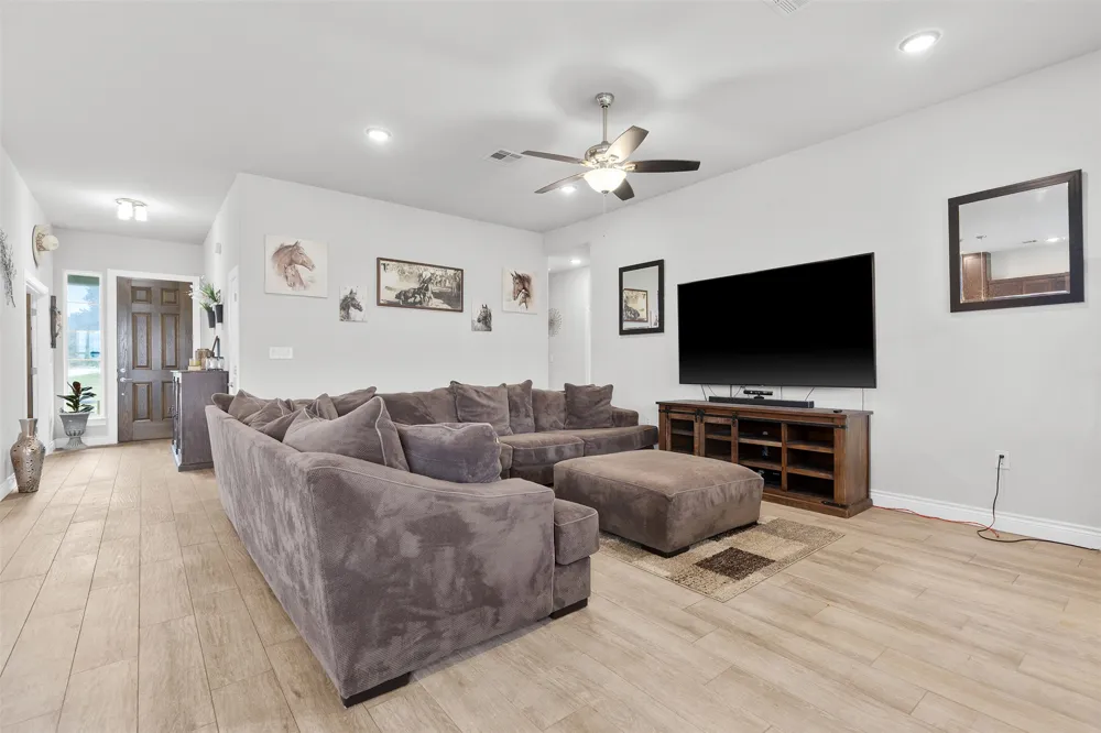85 County Road 219 Florence, TX 76527