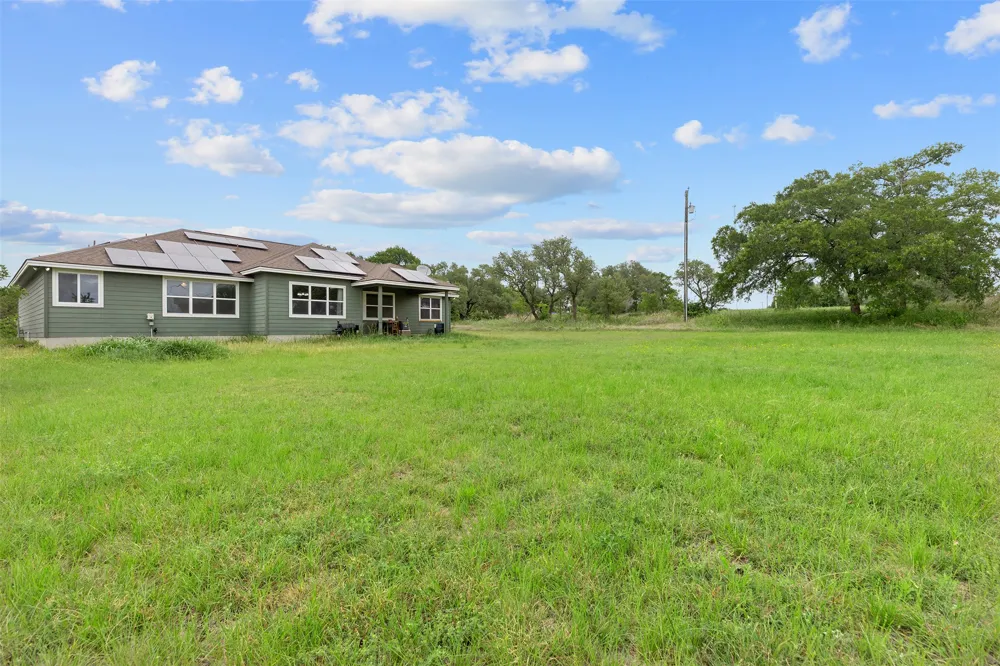 85 County Road 219 Florence, TX 76527