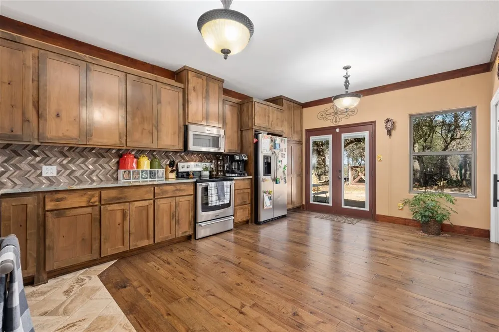 4909 Lookout Ridge Drive Marble Falls, TX 78654