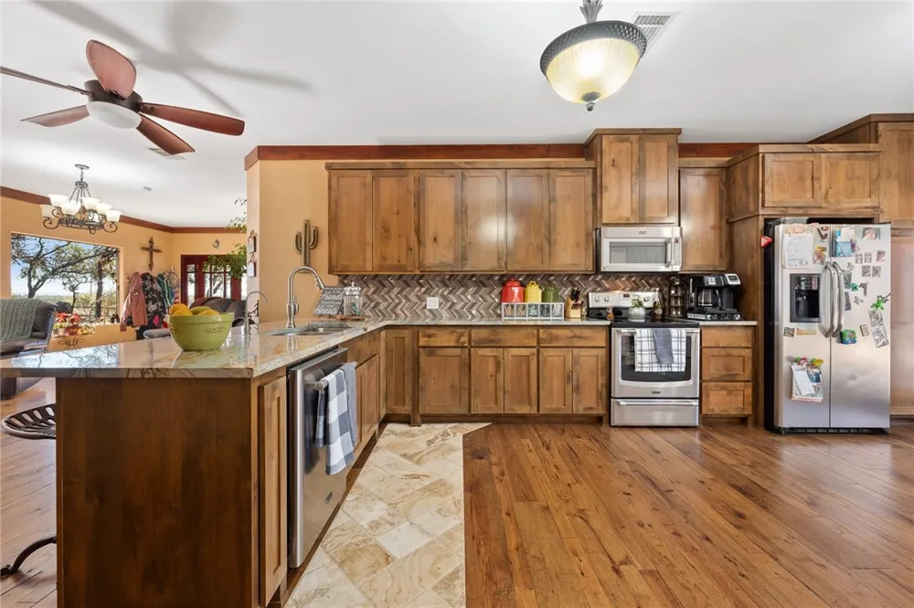 4909 Lookout Ridge Drive Marble Falls, TX 78654