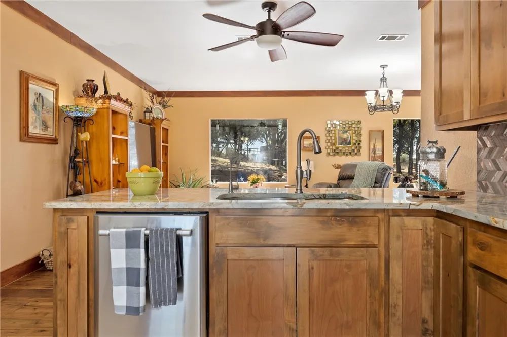 4909 Lookout Ridge Drive Marble Falls, TX 78654