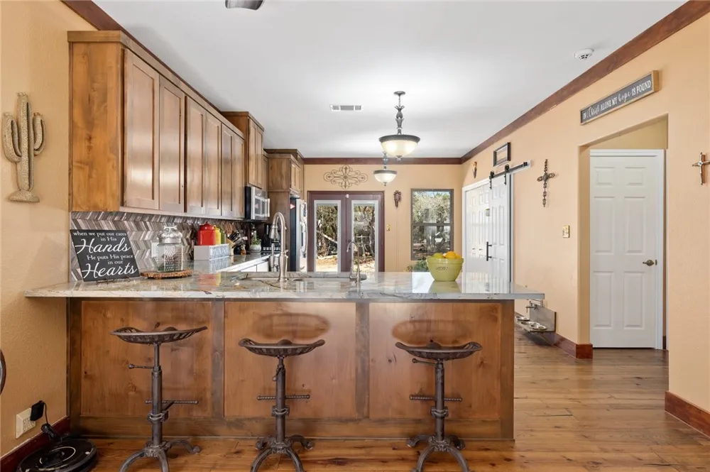 4909 Lookout Ridge Drive Marble Falls, TX 78654