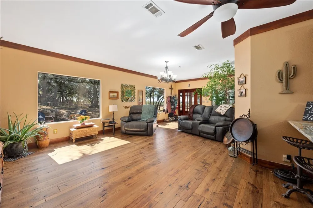 4909 Lookout Ridge Drive Marble Falls, TX 78654