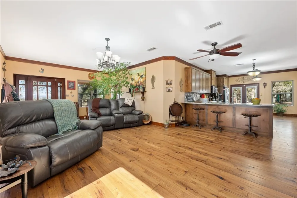 4909 Lookout Ridge Drive Marble Falls, TX 78654