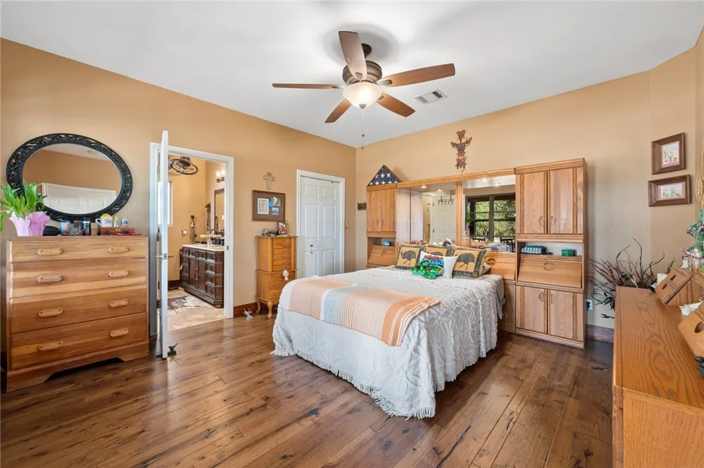 4909 Lookout Ridge Drive Marble Falls, TX 78654