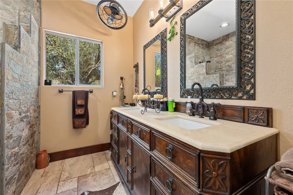 4909 Lookout Ridge Drive Marble Falls, TX 78654