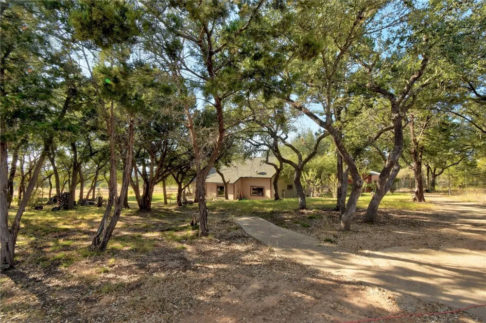 4909 Lookout Ridge Drive Marble Falls, TX 78654