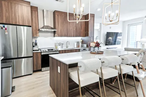 1701 Simond Avenue #639