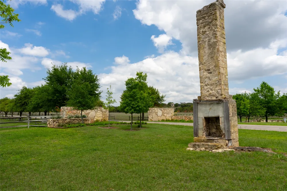 523 Dario Drive Dripping Springs, TX 78620