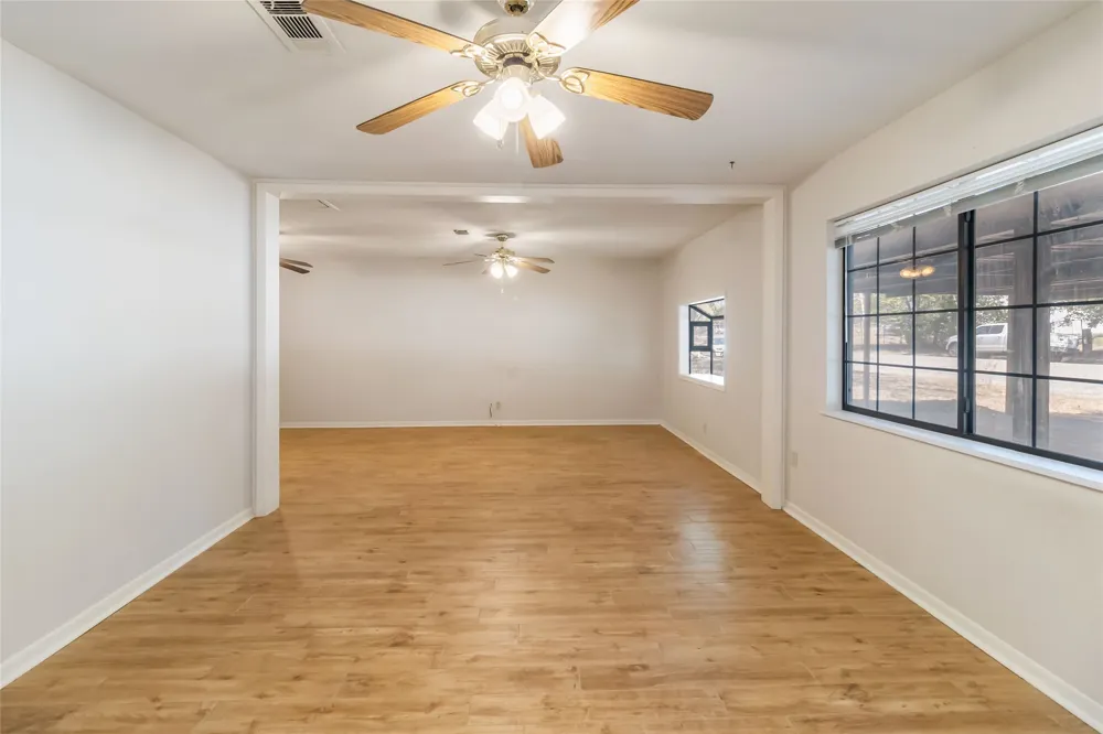 757 Main Street La Grange, TX 78945