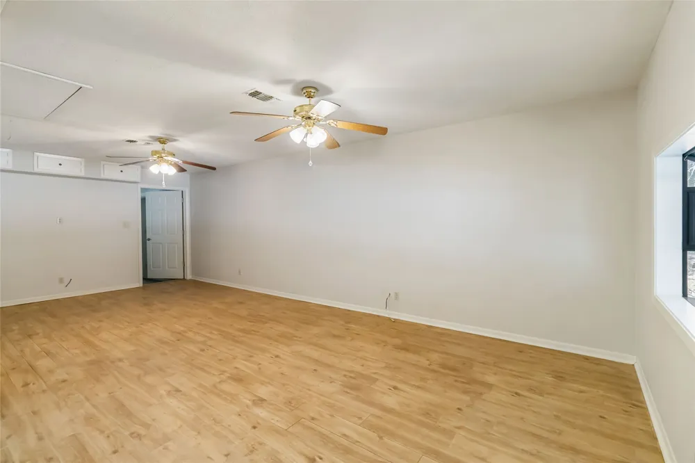 757 Main Street La Grange, TX 78945